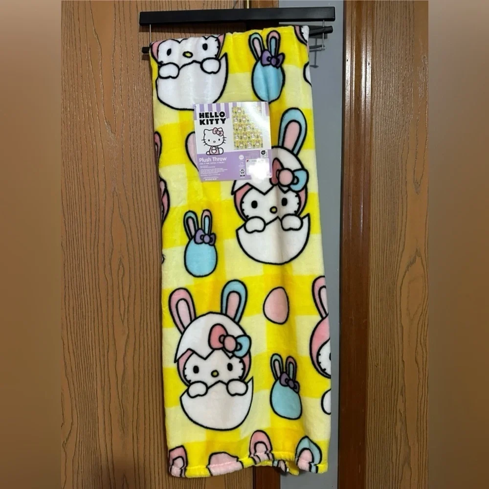 NWT HELLO KITTY YELLOW EASTER BUNNY EGG THROW BLANKET